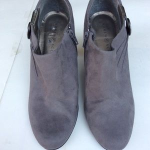 Karen Scott High Heel 3.5 inches Size 8.5 Suede